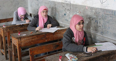 اكثر من 118 الف طالب وطالبة يؤدون امتحانات الشهادة الابتدائية بالشرقية 1 تكثيف أمنى اليوم أمام لجان امتحانات الشهادة الإعدادية بالشرقية