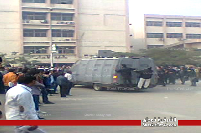 بالصور.. القبض على مثيري الشغب بجامعة الزقازيق وهروب البعض منهم 2 علامه22