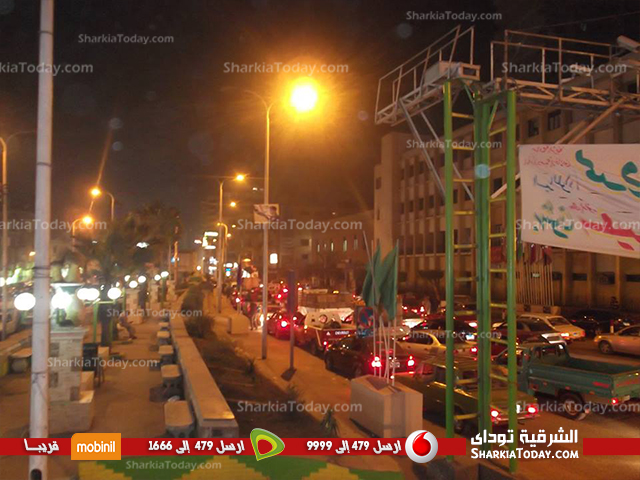 بالصور : مديرية أمن الشرقية تقيم الحواجز الأمنيه وتغلق الكوبري أمام حركة السيارات 2 كوبري1