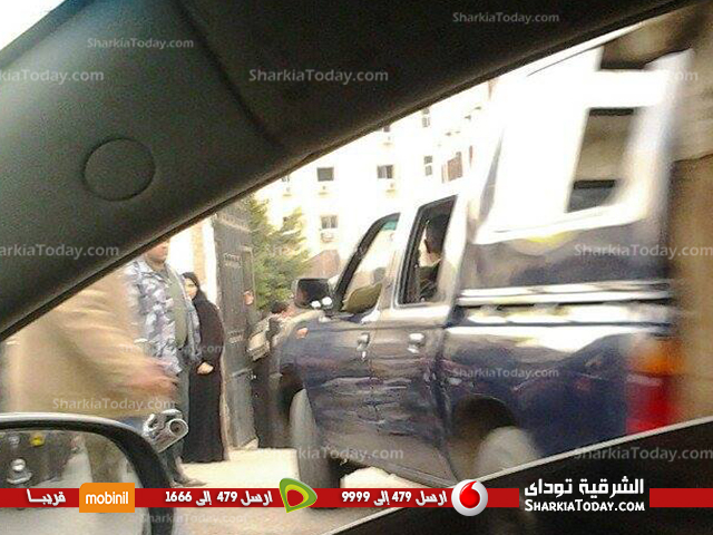 بالصور : أهالي " ههيا " يقطعون الطريق احتجاجاً علي استشهاد أمين شرطة بطلق ناري 2 ههيا