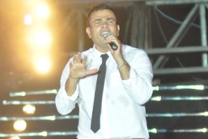 بالفيديو.. عمرو دياب يشعل مهرجان “هلا فبراير” 1 عمرو-دياب11-300x200
