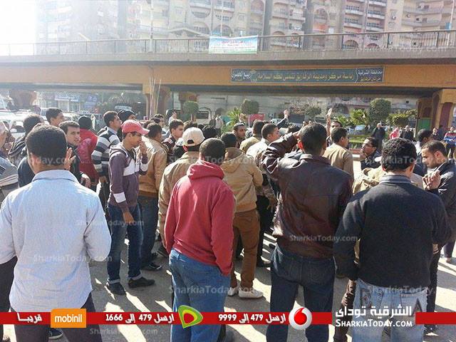 وقفة احتجاجية لطلاب الإخوان بـ"بميدان الزراعة" بالزقازيق 1 1601080_590429297715777_83618538_n