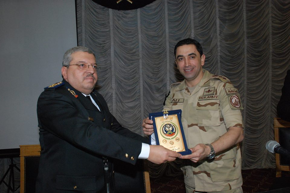 المتحدث العسكري: رجال الشرطة حماة أمن مصر وحراس الجبهة الداخلية للوطن 4 1794821_439394962858158_1400041826_n