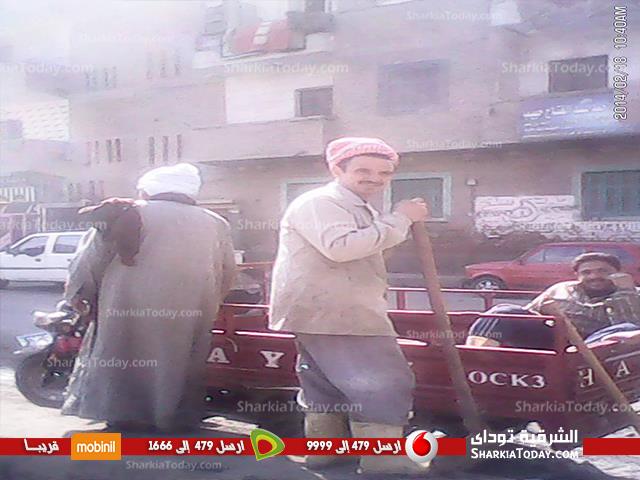 بالصور : رئاسة حى أول الزقازيق تواصل عمليات إزالة مخلفات الأمطار لتسهيل حركة المرور 2 1798475_594181250673915_170153966_n