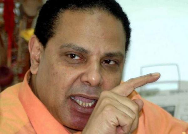 «الأسواني»: مصر وشبابها يعيشون يأسا لا مثيل له.. والقمع يحدث الآن يوميا 1 4208_24 (1)
