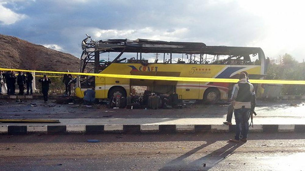 القبض على خلية إرهابية بالحسينية متورطة بتفجيرات طابا 1 EGYPT-UNREST-SINAI-BOMB