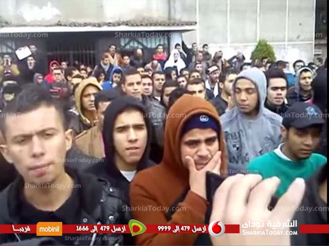 وقفة لشباب الحسينية للمطالبة باصلاح طريق " الحسينية -فاقوس " 3 وقفة لشباب الحسينية للمطالبة بالإصلاح الفوري لطريق فاقوس الحسينية (3)