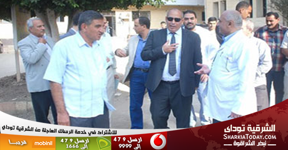محافظ الشرقية يحمل أنبوبة أكسجين ويخرج من مستشفى بلبيس دون علم أحد.. سعيد عبد العزيز لقيادات الصحة "اتقوا الله فى المرضى واعتبروهم آباءكم أو أبناءكم".. والأطباء: "على قد فلوسكم" 1 محافظ الشرقية