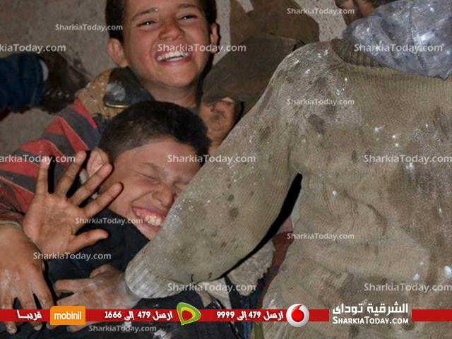 بالصور.."متفائلون الزقازيق " ينظمون حملة "اضحك ضحكتك حلوة" لرسم البسمة علي وجوه المواطنين 12 10013693_10151992509993671_1330991326_n