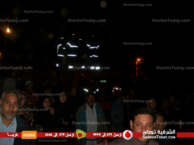 بالصور ..أهالي قرية «كفر عجيبة» بههيا يشيعون جثمان رقيب الشرطة القتيل 5 6