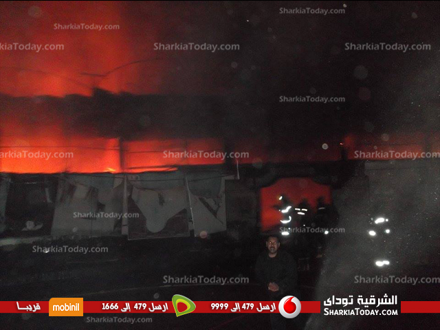 بالصور : حريق هائل بمعرض البارون بجوار مبنى محافظة الشرقية 2 حريق