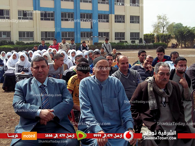 رئيس مجلس مدينة مشتول السوق يكرم المتفوقين بقرية دهمشا 2 رئيس مجلس مدينة مشتول السوق يكرم المتفوقين بقرية دهمشا