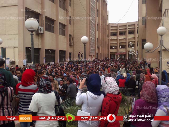 بالصور.. مسيرة لطلاب جامعة الزقازيق تطالب بالحرية للمعتقلين 1 مسيره 1