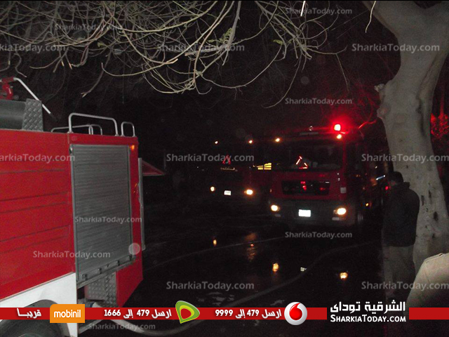 بالصور : حريق هائل بمعرض البارون بجوار مبنى محافظة الشرقية 4 مطافيء