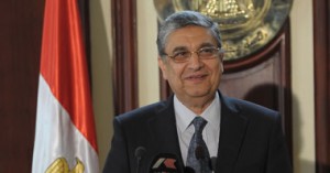 "الكهرباء": نعمل على إعادة هيكلة الأسعار دون مساس بمحدودى الدخل 1 الدكتور محمد شاكر وزير الكهرباء