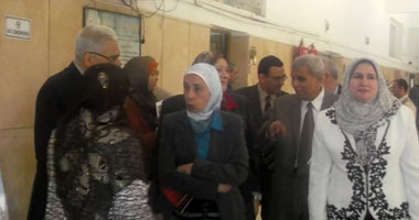 الهيئة القومية لضمان الجودة تتفقد معامل "صيدلة الزقازيق" 1 زيارة الهيئة