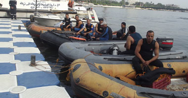 محاولات لإنقاذ 7 أشخاص من الغرق انقلبت سيارتهم ببحر القرين 1 s920129112546