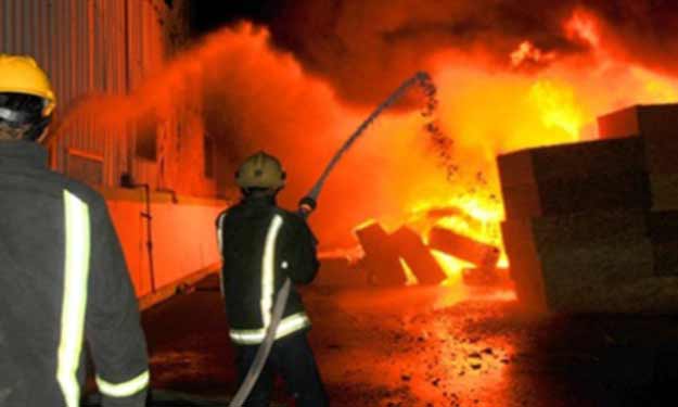 حريق بمخزن للأخشاب بمدخل مدينة فاقوس 1 حريق ارشيفية
