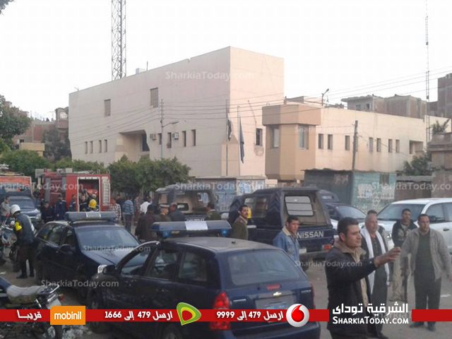 محاولة لإقتحام قسم شرطة ههيا وقوات الأمن تطلق الأعيرة الناريه للسيطرة علي الوضع 2 ههيا العمومي