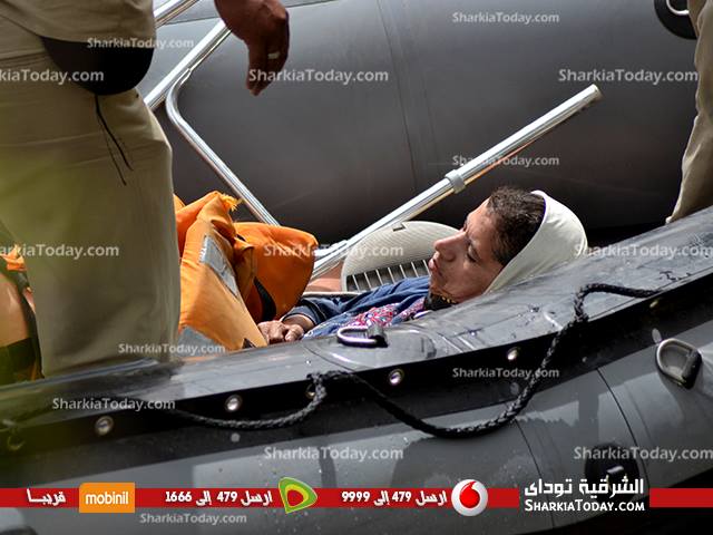 انقاذ سيدة حاولت الانتحار غرقاً ببحر مويس في الزقازيق 2 10262117_10152090996373671_7746971847812052573_n