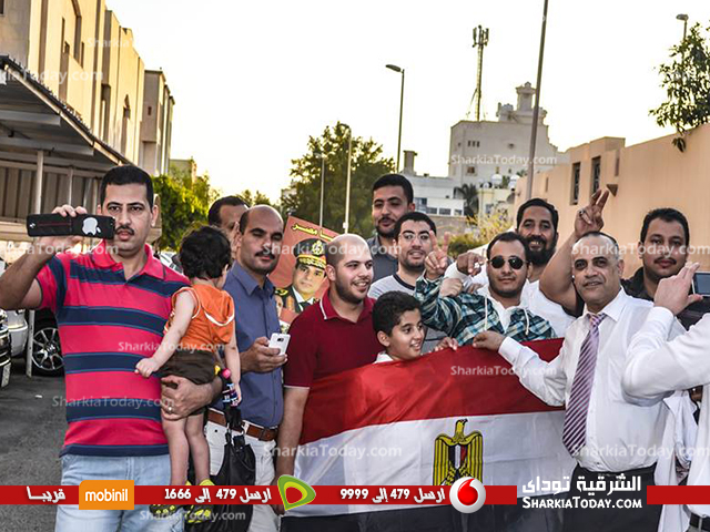 ألبوم صور " الشراقوة " المغتربين اثناء مشاركتهم بالانتخابات الرئاسية 2014 44 10374129_644630738955726_1781891150_n