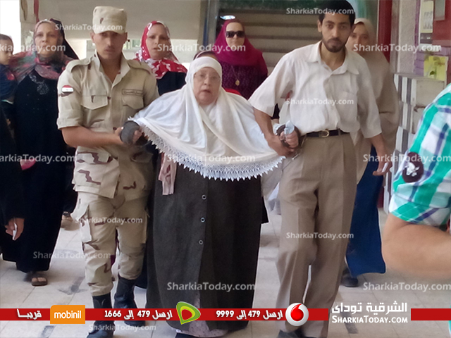 بالصور : استمرار توافد الناخبون بلجان مدرسه تجربيه المعلمين بحسينيه الزقازيق لليوم الثاني 3 12