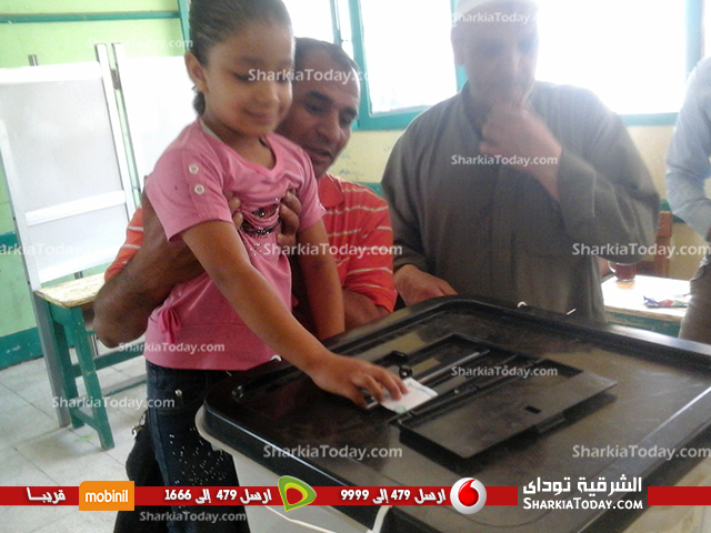 توافد الناخبين بلجنه مدرسة بوبسطة الاعدادية بنات بالزقازيق 2 222
