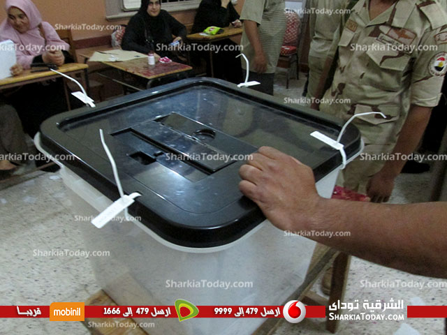 اغلاق صناديق الاقتراع بالاقفال فى نهاية اليوم الاول للانتخابات بلجنة بكفر صقر 2 33