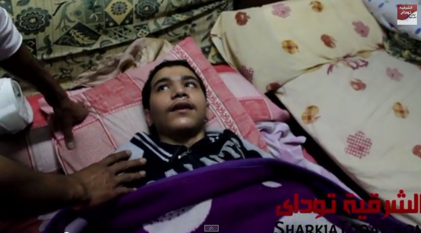 بالفيديو : مواطن شرقاوي يروي اصابة ابنه بشلل رباعي بسبب حقنة تخدير اعطاها له طبيب بمستشفى احرار الزقازيق 1 Untitled