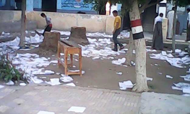طلاب في بلبيس يقتحمون كنترول الامتحانات ويمزقون ورق الاجابة 1 alex-(8)_201451313288