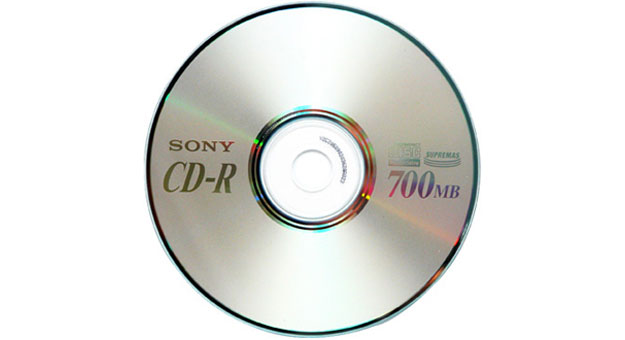 دراسة: أسطوانات "CD" تسبب التسمم للأطفال 1 cd