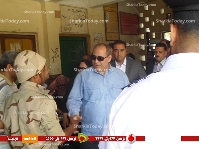 محافظ الشرقية : ضعف إقبال الناخبين يرجع الى حرارة الجو المرتفعة ، واتوقع الزيادة فى الساعات القادمة 1 محافظ1