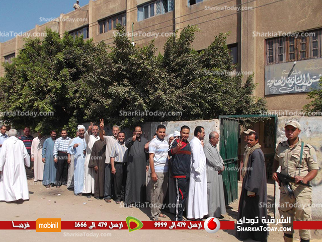 بالصور : اقبال الناخبين بمشتول السوق للادلاء بأصواتهم في بداية اليوم الأول للانتخابات الرئاسية 3 مشتول