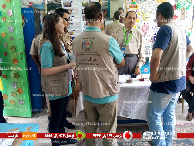 وفد من المراقبين الدوليين يتفقد لجان الزقازيق باليوم الثالث من الانتخابات 1 وفثص