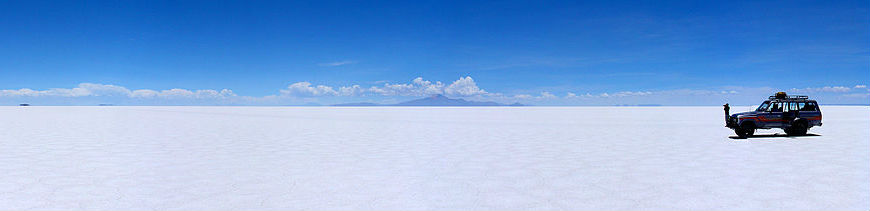 2500px-Salar_de_Uyuni_Décembre_2007_-_Centre_de_Nulle_Part_11