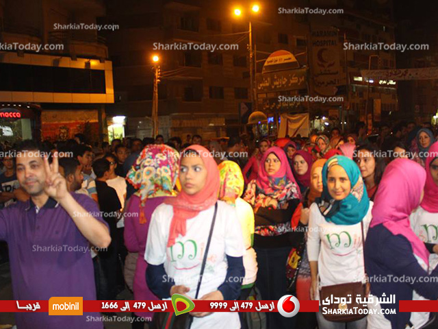 بالصور : شباب " Smile Zag " يشعل ميدان القومية بالفرحه 10 7