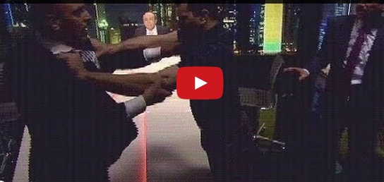 بالفيديو.. اشتباك بالأيدي في قناة الجزيرة بسبب «أحداث العراق» 1 Untitled