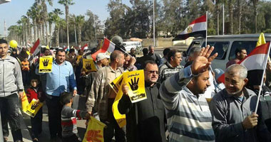 فى الذكرى الرابعة لثورة 25 يناير...مسيرة للإخوان بقرية انشاص الرمل بمدينة بلبيس 1 صورة ارشيفية