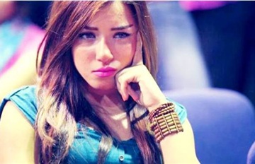 بالفيديو.. وائل الابراشي لسارة سلامة: أنتِ فنانة مش محترمة !! 1 سارة سلامة