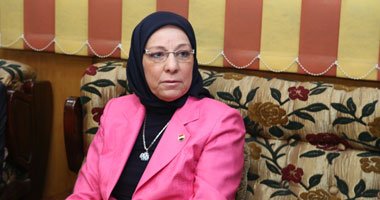 "القوى العاملة" تسجل بيانات 3200 عامل عائد من ليبيا لضمان مستحقاتهم 1 وزيرة القوى العامله