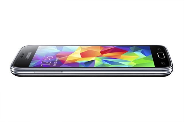 بالصور ...سامسونج تكشف رسمياً عن GALAXY S5 Mini 4 Samsung-Galaxy-S5-mini (4)