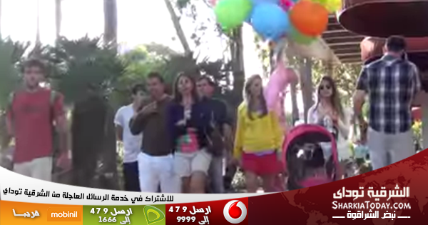بالفيديو.. رضيع تسحبه البلالين للسماء وأبوه يبكى بعد فوات الآوان 51 رضيع تسحبه البلالين للسماء وأبوه يبكى بعد فوات الآوان