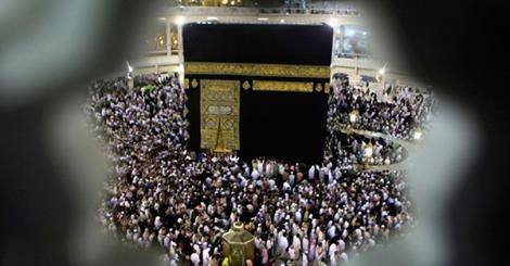 شاهد..فوق سطح الكعبة وما يحيط بالحرم للمرة الأولى 1 10387456_784179671618326_6075286987127678520_n