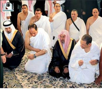 بالصور... السيسى يؤدى مناسك العمرة فى ختام زيارته للسعودية 1 10556373_841267415943922_6589919932306612090_n