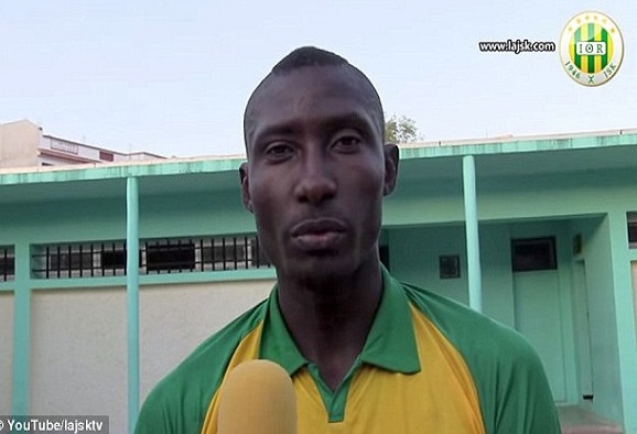 وفاة لاعب كاميروني بعد إصابته بحجر من الجماهير في الدوري الجزائري 1 P