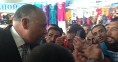 وزير الخارجية يصل القاهرة برفقة 300 من المصريين العائدين من ليبيا 1 s820144203714
