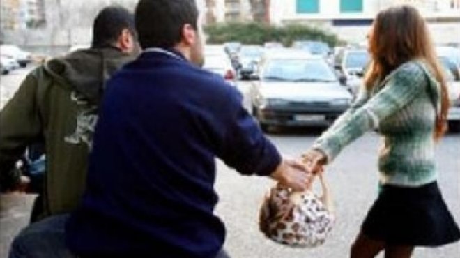 "الاحتياط واجب".. 10 نصائح لتجنب السرقة بالإكراه 1 سرقة