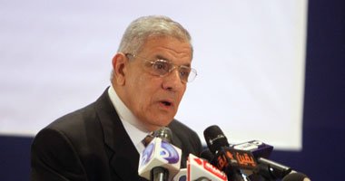 محلب: نبحث طرق حماية الموظف حتى لا ترتعش يده في القرار 1 محلب