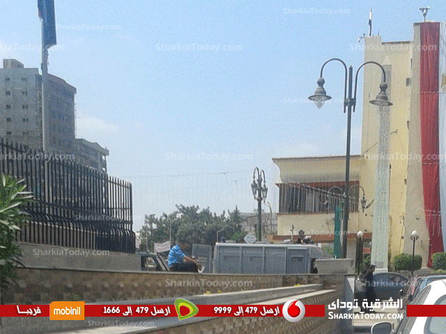 بالصور .. تواجد سيارات الشرطة أمام مبنى المحافظة تزامناً مع الإحتفال بعيد الشرقية القومي 2 1.