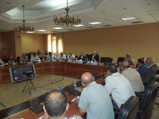 محافظ الشرقية : "عايز ثورة فى المنظومة الصحية ومن لم يستطع فليرحل " 1 10624884_693008494120216_455269549565225132_n